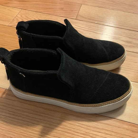Women's TOMS Slip on Sneakers (Size 6) - Picture 3 of 3